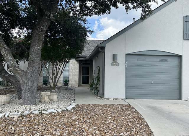 Property at 2025 Balmoral Dr, Kerrville, TX 78028, 2 beds, 2 baths
