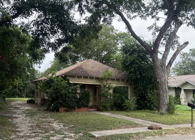 Property at 618 Bowie, Seguin, TX 78155, 3 beds, 1 bath