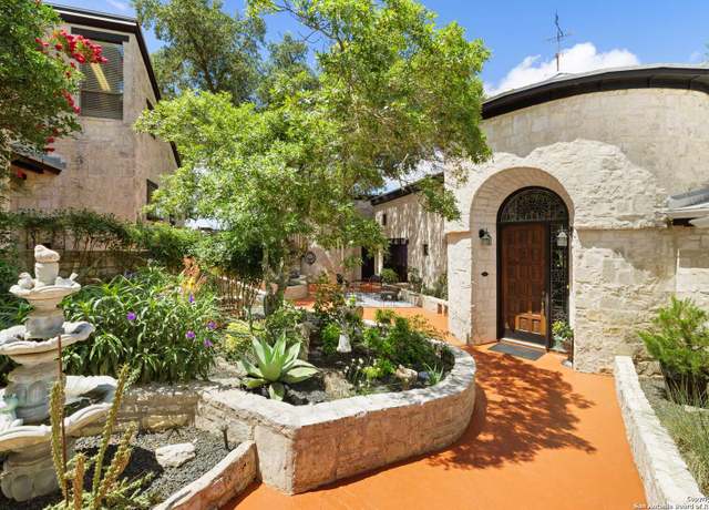 Property at 22 Indian Creek Loop, Kerrville, TX 78028, 3 beds, 2.5 baths