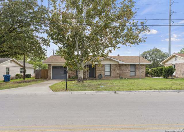 Property at 1911 Singing Wind, Kerrville, TX 78028, 3 beds, 2 baths