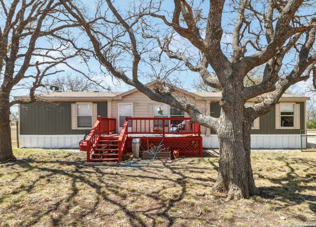 Property at 125 Oak Hvn, Mountain Home, TX 78058, 6 beds, 4 baths