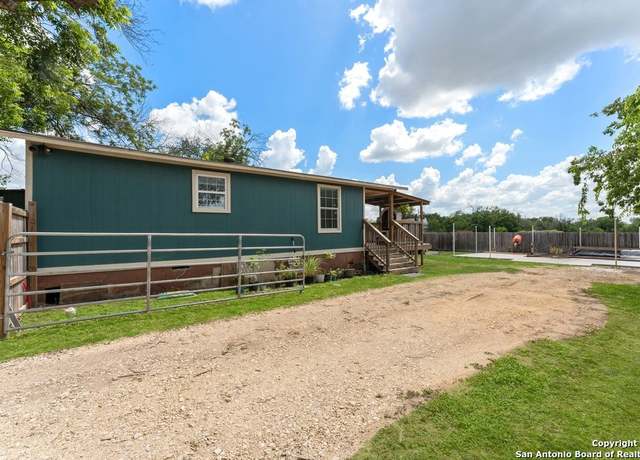Property at 235 Overlook Rd, San Antonio, TX 78233, 2 beds, 2 baths