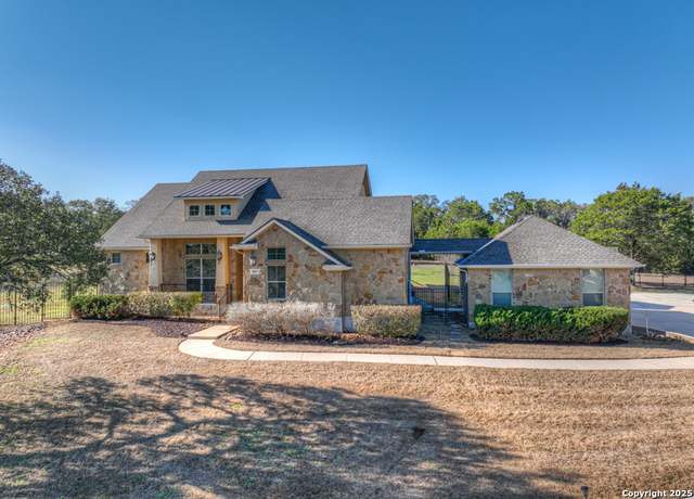 Property at 957 Santa Cruz, New Braunfels, TX 78132-2904, 4 beds, 3 baths