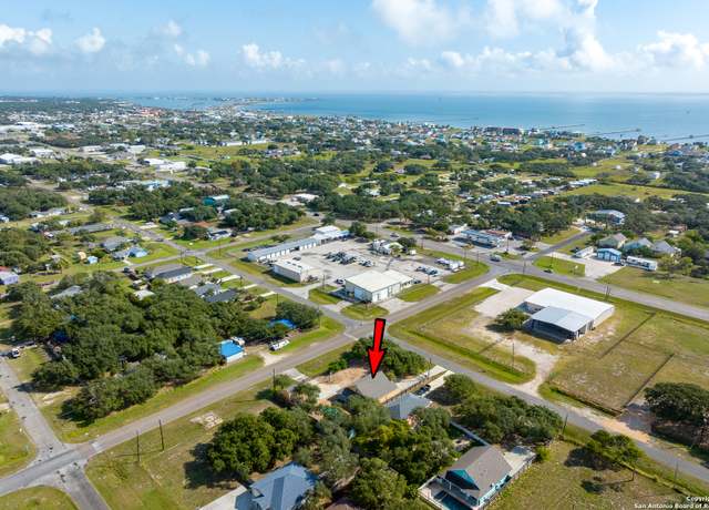 Property at 907 S Fuqua, Rockport, TX 78382, 4 beds, 3 baths