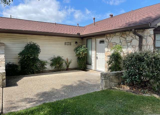 Property at 627 Oak Park Dr #627, Boerne, TX 78006-2928, 2 beds, 2 baths