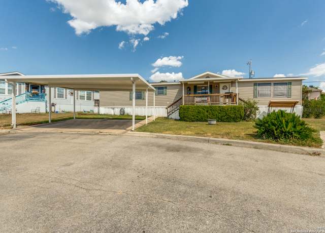 Property at 13700 Judson Rd #112, San Antonio, TX 78233, 4 beds, 2 baths