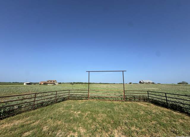 Property at 00 FM 462, Bigfoot, TX 78005