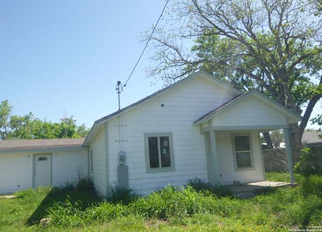 Property at 722 4th St, Floresville, TX 78114-1606, 4 beds, 2 baths