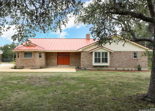 Property at 873 County Road 375, San Antonio, TX 78253, 4 beds, 4 baths