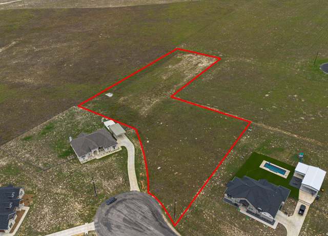 Property at 152 Summer Mdw, La Vernia, TX 78121
