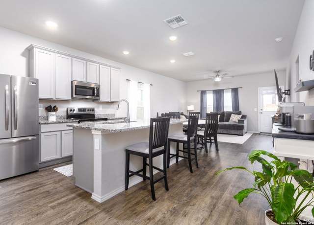 Property at 530 Moscato Rd, New Braunfels, TX 78130, 4 beds, 2 baths