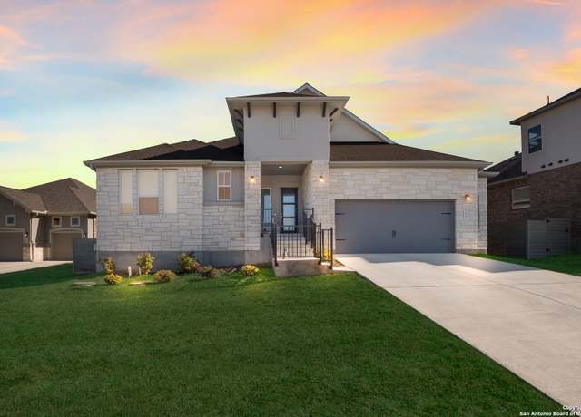 Property at 652 Vale Ct, New Braunfels, TX 78132, 4 beds, 3 baths