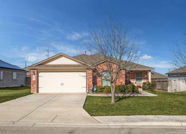 Property at 2499 Diamondback, New Braunfels, TX 78130, 4 beds, 2 baths