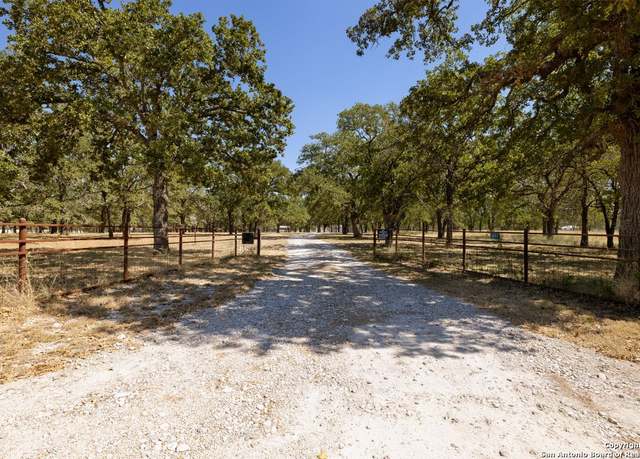 Property at 497 Klaerner Rd, Fredericksburg, TX 78624, 1 bed, 1 bath