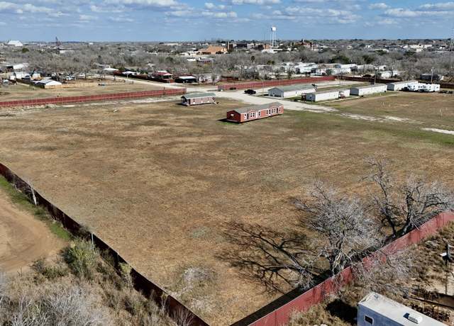 Property at 416 Mulberry St, Jourdanton, TX 78026