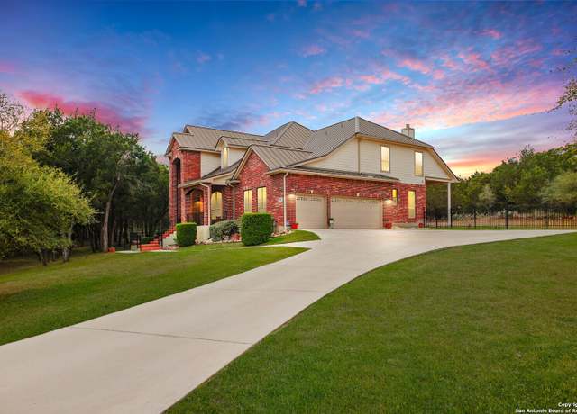 Property at 954 Santa Cruz, New Braunfels, TX 78132, 5 beds, 4 baths