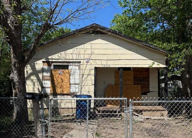 Property at 2039 Lyons, San Antonio, TX 78207, 2 beds, 1 bath