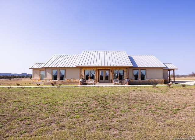Property at 5025 State Highway 16, Bandera, TX 78003, 3 beds, 3 baths
