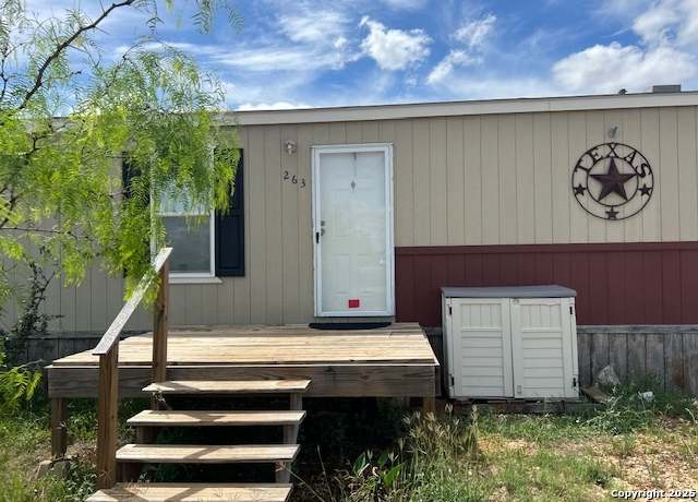 Property at 263 Persimmon, Pleasanton, TX 78064, 3 beds, 2 baths