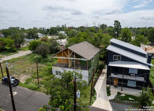Property at 108 Spruce St, San Antonio, TX 78203-1374, 6 beds, 4 baths