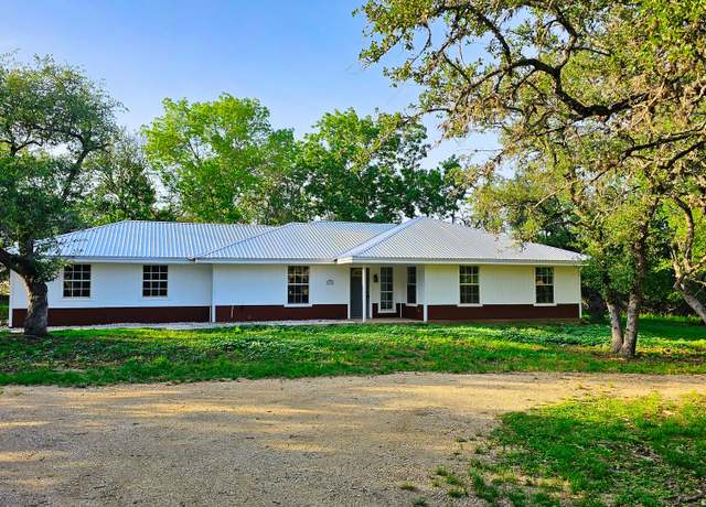 Property at 675 Lacey Dr, Bandera, TX 78003, 3 beds, 2 baths