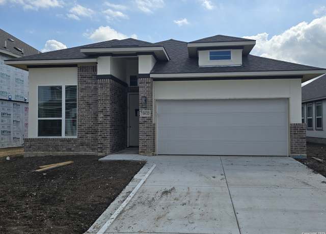 Property at 1670 Couser Ave, New Braunfels, TX 78132, 4 beds, 3 baths