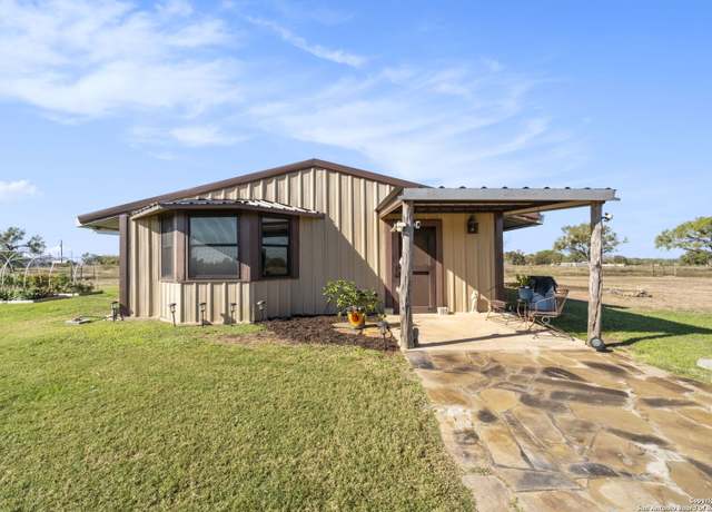 Property at 11890 Wheeler Rd, Atascosa, TX 78002, 2 beds, 1 bath