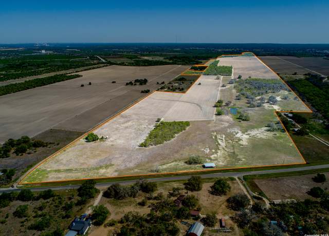 Property at 8016 Fm 1303, Floresville, TX 78114
