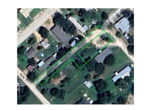 Property at 801 2nd St, Floresville, TX 78114