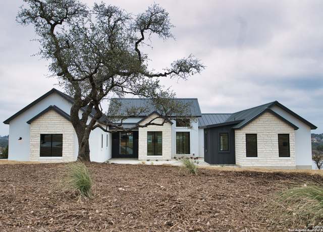 Property at 23002 Stallion Rdg, San Antonio, TX 78255, 4 beds, 4.5 baths