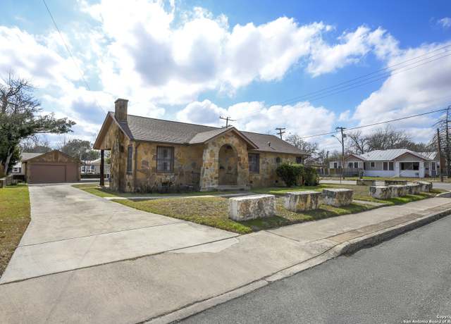 Property at 2106 Steves Ave, San Antonio, TX 78210-5242, 3 beds, 1 bath
