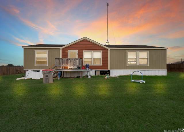 Property at 164 Maravillas Dr, Pleasanton, TX 78064, 4 beds, 2 baths