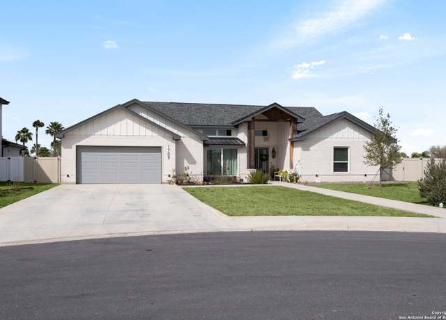 Property at 1709 Thacker Ln, Harlingen, TX 78552, 4 beds, 3.5 baths