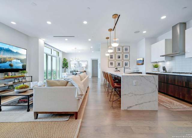 Property at 123 Lexington Ave #1410, San Antonio, TX 78205-1320, 2 beds, 2.5 baths