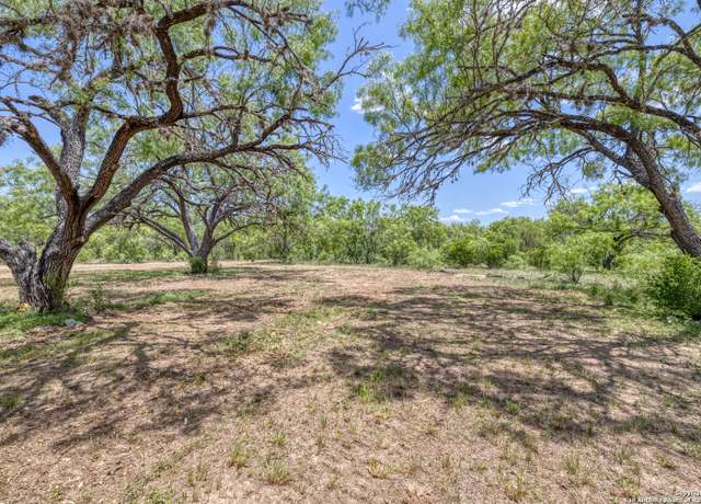 Property at 405 Ridge Loop, Rio Frio, TX 78879
