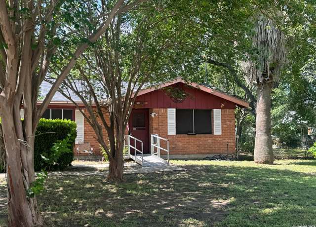 Property at 1149 Spruce, Seguin, TX 78155, 3 beds, 2 baths