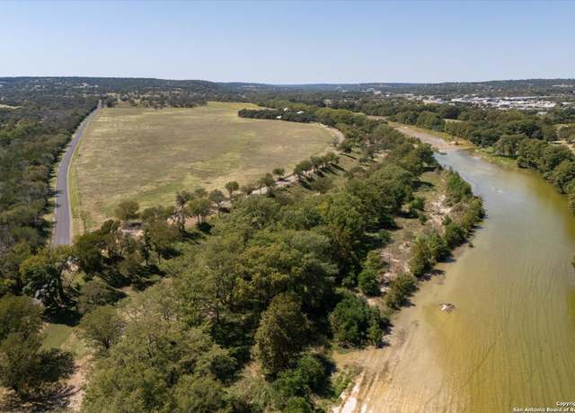 Property at 211 Bear Crk, Kerrville, TX 78028, 8 beds, 8.5 baths