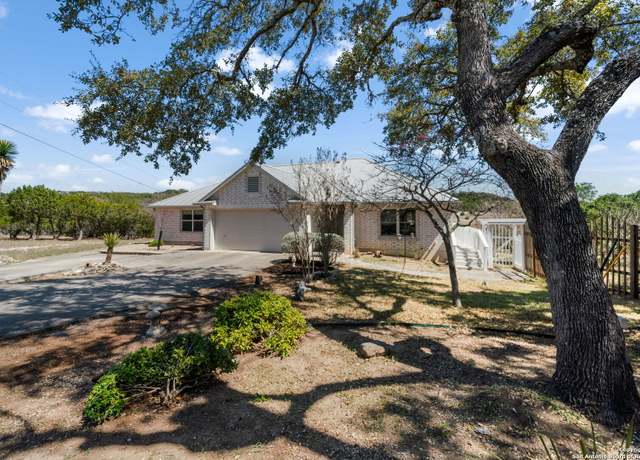 Property at 175 Forest Oaks Ln, Lakehills, TX 78063, 3 beds, 3 baths