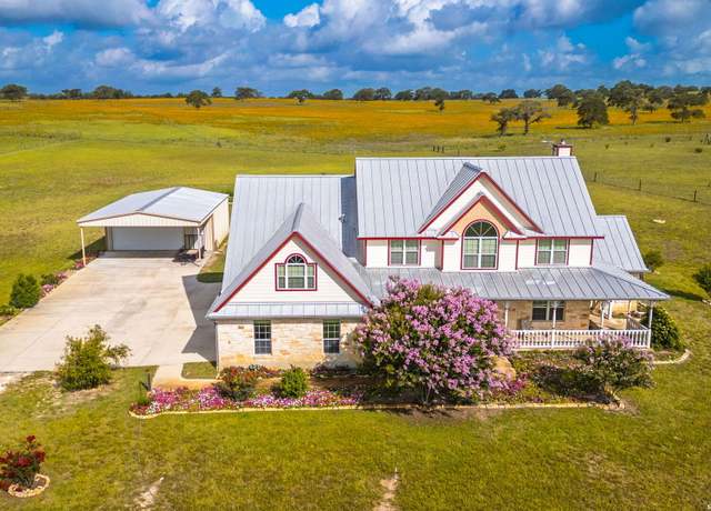 Property at 184 Scenic Hills Dr, La Vernia, TX 78121, 5 beds, 2.5 baths