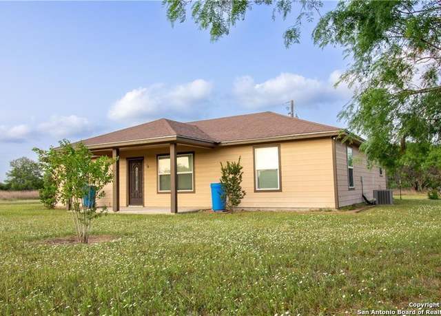 Property at 3134 E Hwy 59, Beeville, TX 78012, 3 beds, 2 baths
