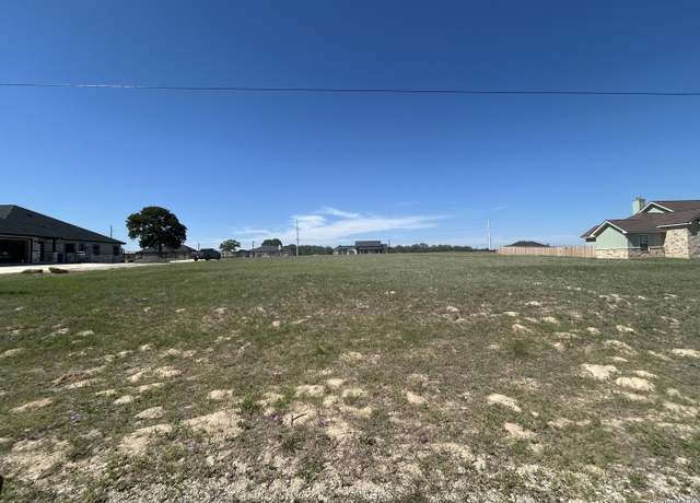 Property at 109 Summer Mdw, La Vernia, TX 78121