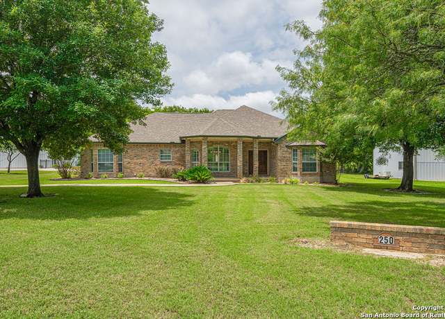 Property at 250 Tailwind Dr, Seguin, TX 78155, 3 beds, 3 baths