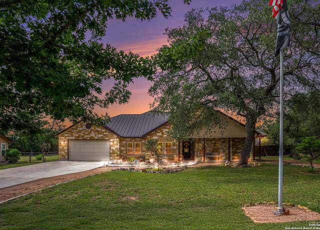 Property at 827 Settlers Ln, Bandera, TX 78003, 4 beds, 2 baths