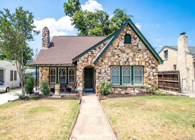Property at 243 North, San Antonio, TX 78201, 3 beds, 2 baths