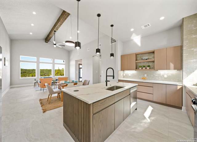 Property at 2920 Rocky Ridge Loop, Canyon Lake, TX 78133, 3 beds, 2.5 baths