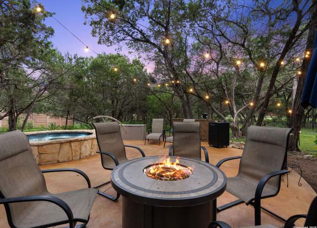 Property at 29 Horseshoe Trl, New Braunfels, TX 78132-3727, 3 beds, 2.5 baths