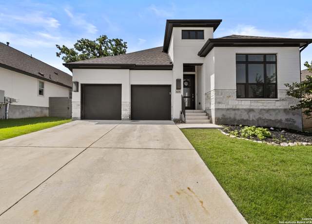 Property at 435 Bridle Trl, New Braunfels, TX 78132, 4 beds, 3 baths