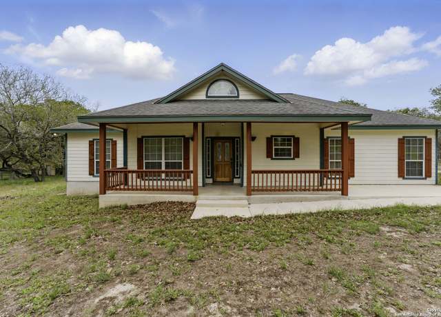 Property at 163 Montesito, Floresville, TX 78114, 3 beds, 2 baths