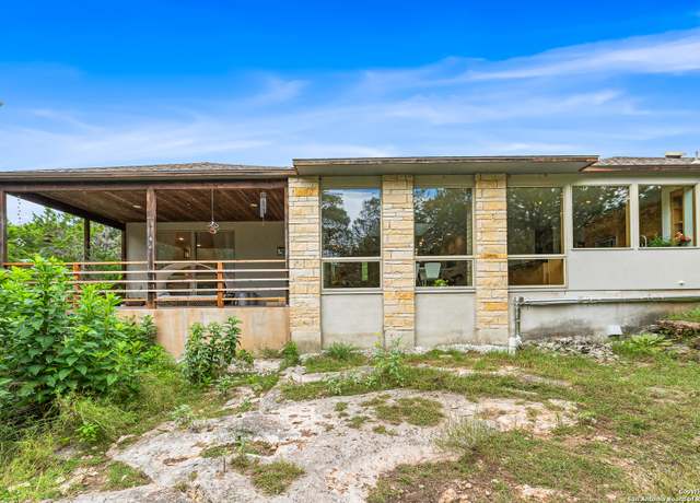 Property at 317 Saddle Mtn, Boerne, TX 78006, 3 beds, 2 baths
