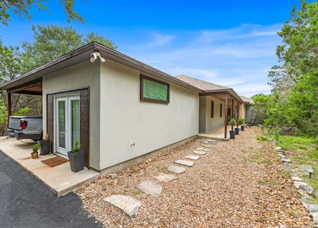 Property at 317 Saddle Mtn, Boerne, TX 78006, 3 beds, 2 baths